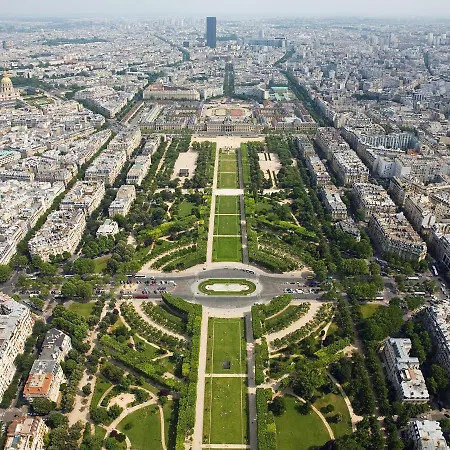 Tour Eiffel Champs De Mars Paris